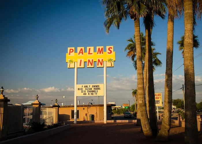 Palms Motel 4*