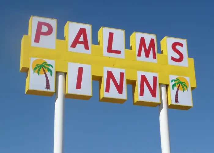 Palms Motel 4*