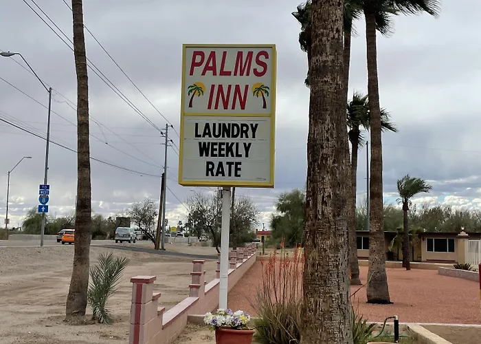 Palms Motel 4*